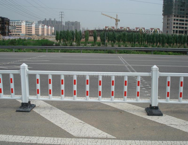 公路安全防护栏